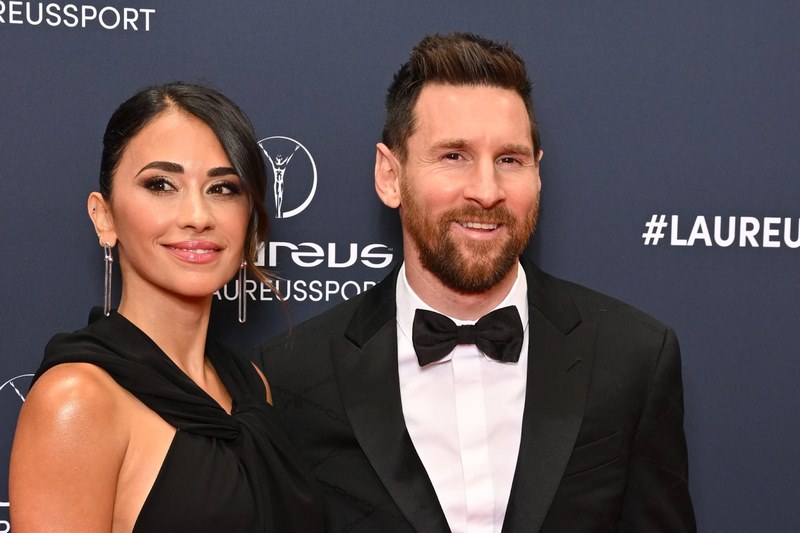 Vợ Messi là ai? 